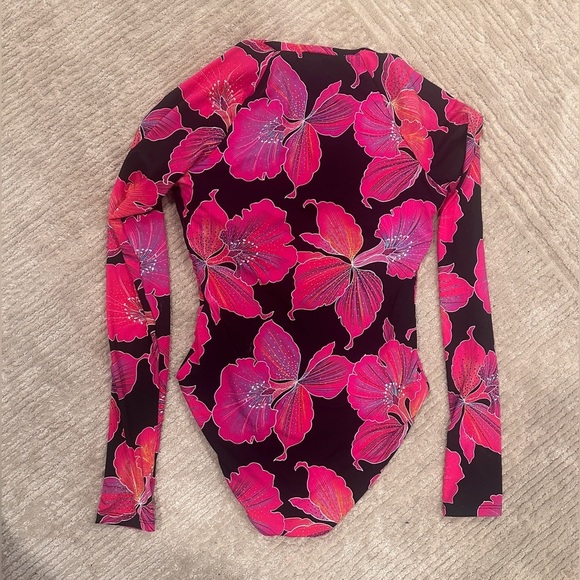 Trina Turk Fleury Floral Rashguard Paddle One Piece Long Sleeve Suit Swimsuit - Picture 6 of 8